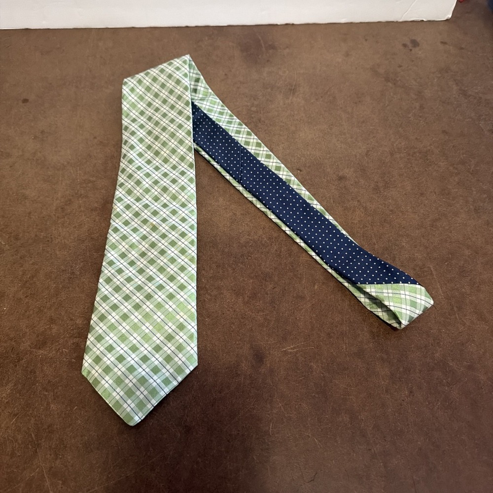 Tommy Hilfiger Mens Green White Pointed Classic Tie 100% Silk Made In USA - Picture 3 of 4